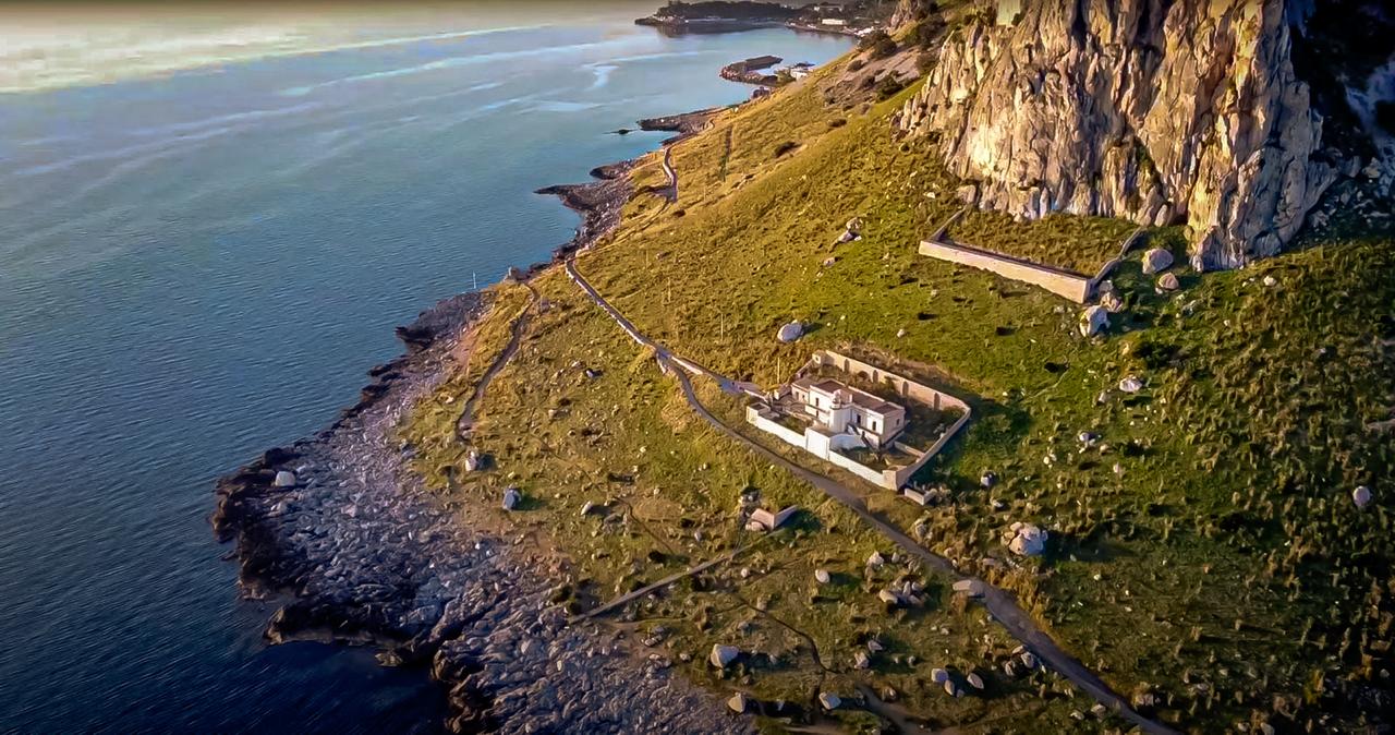 Monte Capo Gallo e il suo Faro